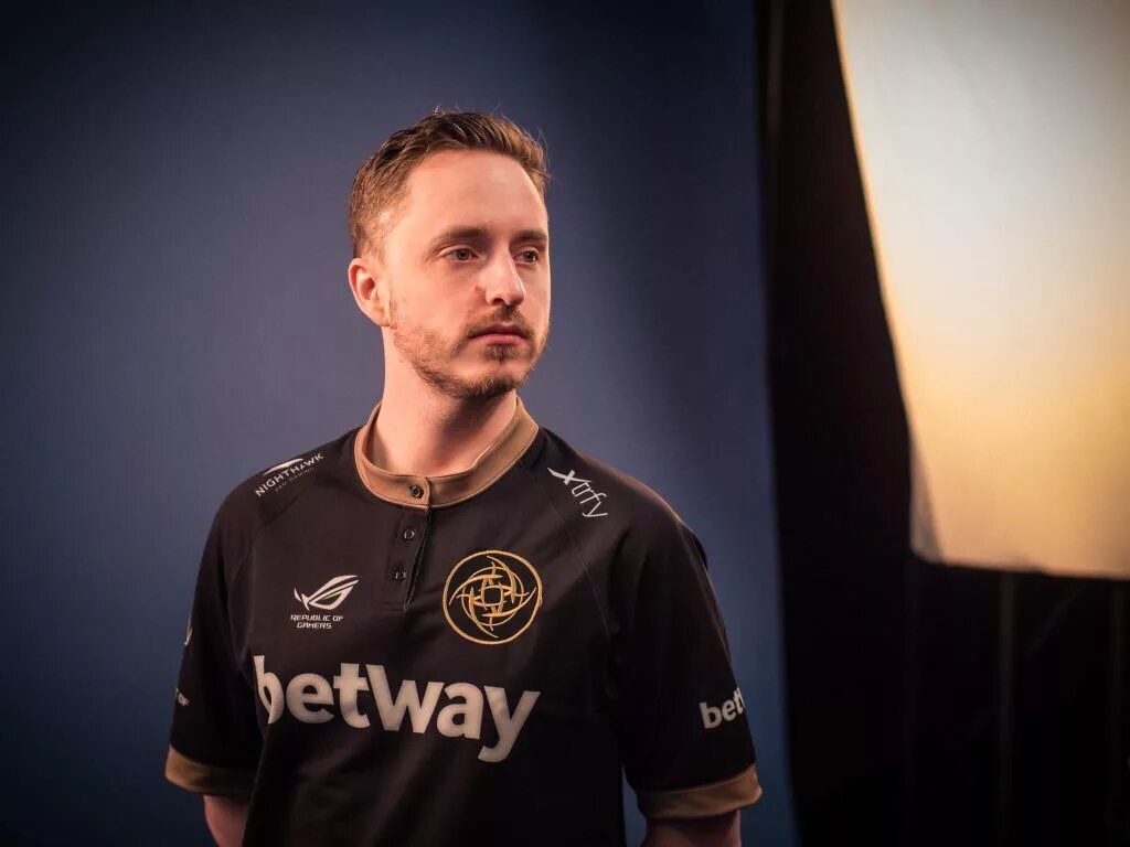Get right away. Кристофер алесунд. get right. nip get_right. get right cs.