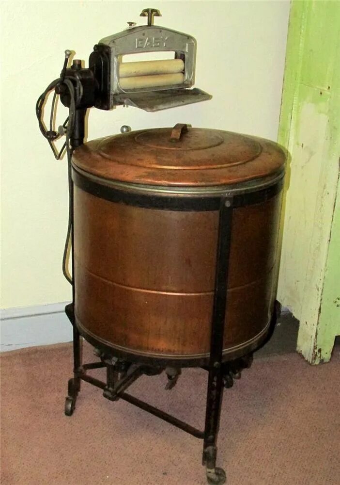 Российские стиральные машинки. Советские Стиральные машинки с центрифугой. Первая стиральная машина. Старинная стиральная машина. Старые стильные машинки.
