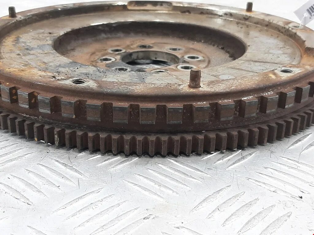 Сцепление ситроен пикассо. Маховик на м42. ситроен с4 пикассо маховик. ремкомплект маховика ситроена. сколько зубов на маховике ситроен ксара пикассо.