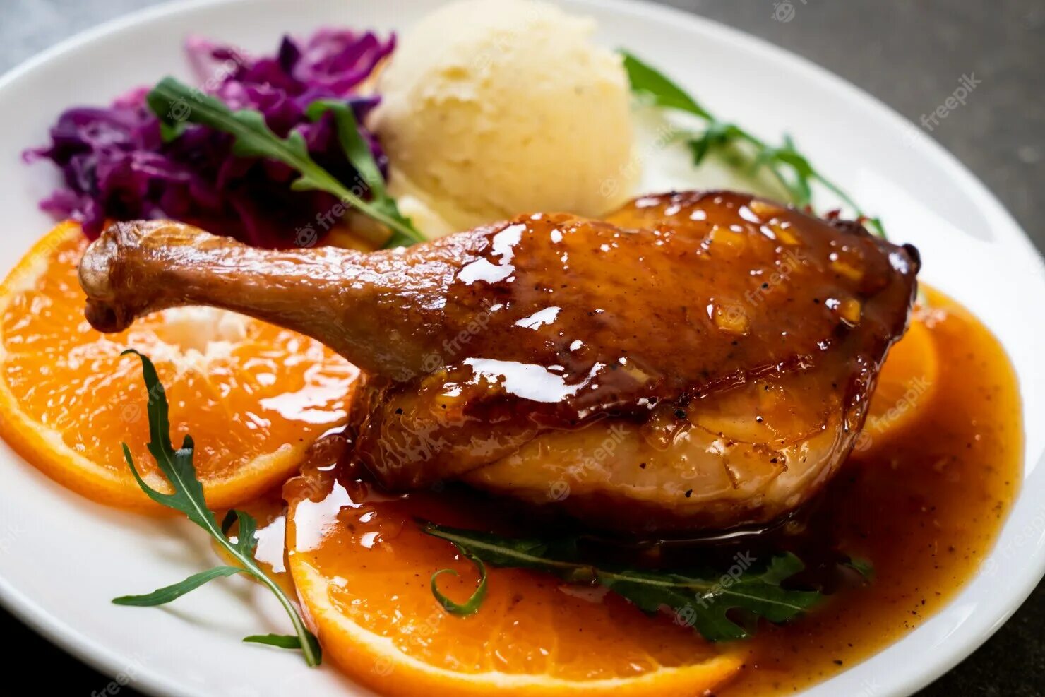 утиная грудка в апельсиновом соусе. утка в апельсиновом соусе. утиные грудки с апельсиновым соусом. соус к утке. утиная грудка.