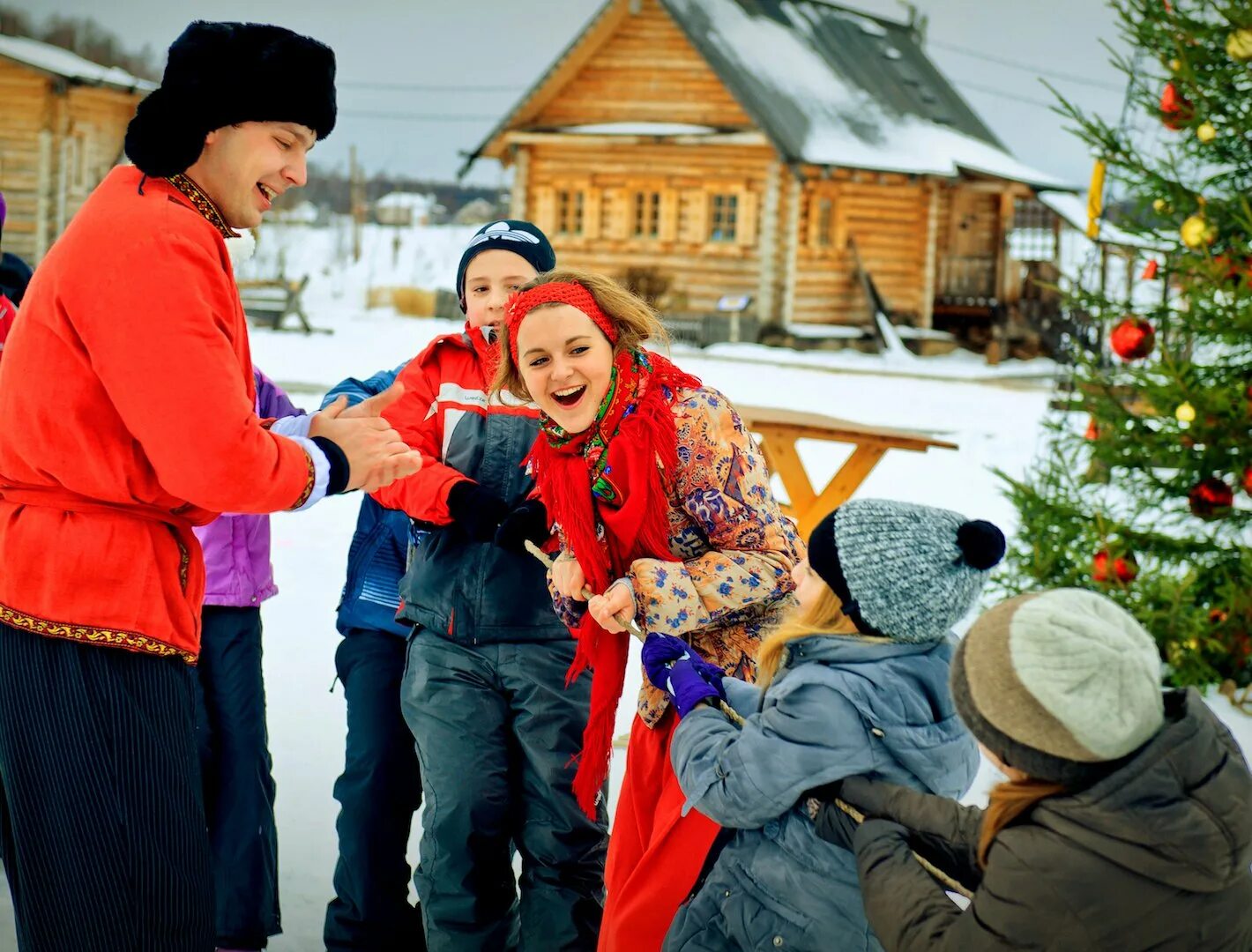 Провели новогодние каникулы. Этномир Калужская область новый год. Новогодняя экскурсия в Этномир. Новогодние каникулы. Парк музей Этномир на новый год.