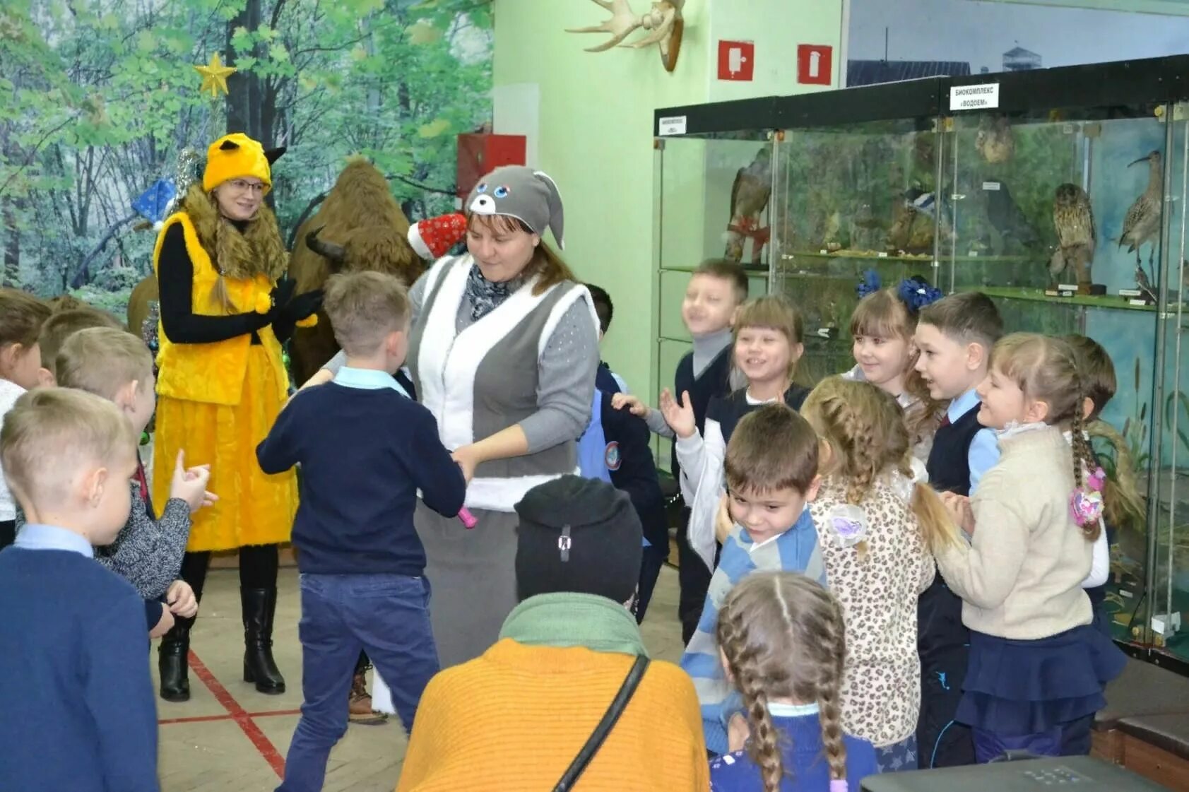 Вокальная студия созвучие. Конкурсная программа чудеса. Конкурсная программа чудеса. Школа интернат пугачев. Школа эстрадного вокала созвучие.