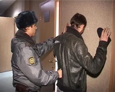Обыскали несовершеннолетнего