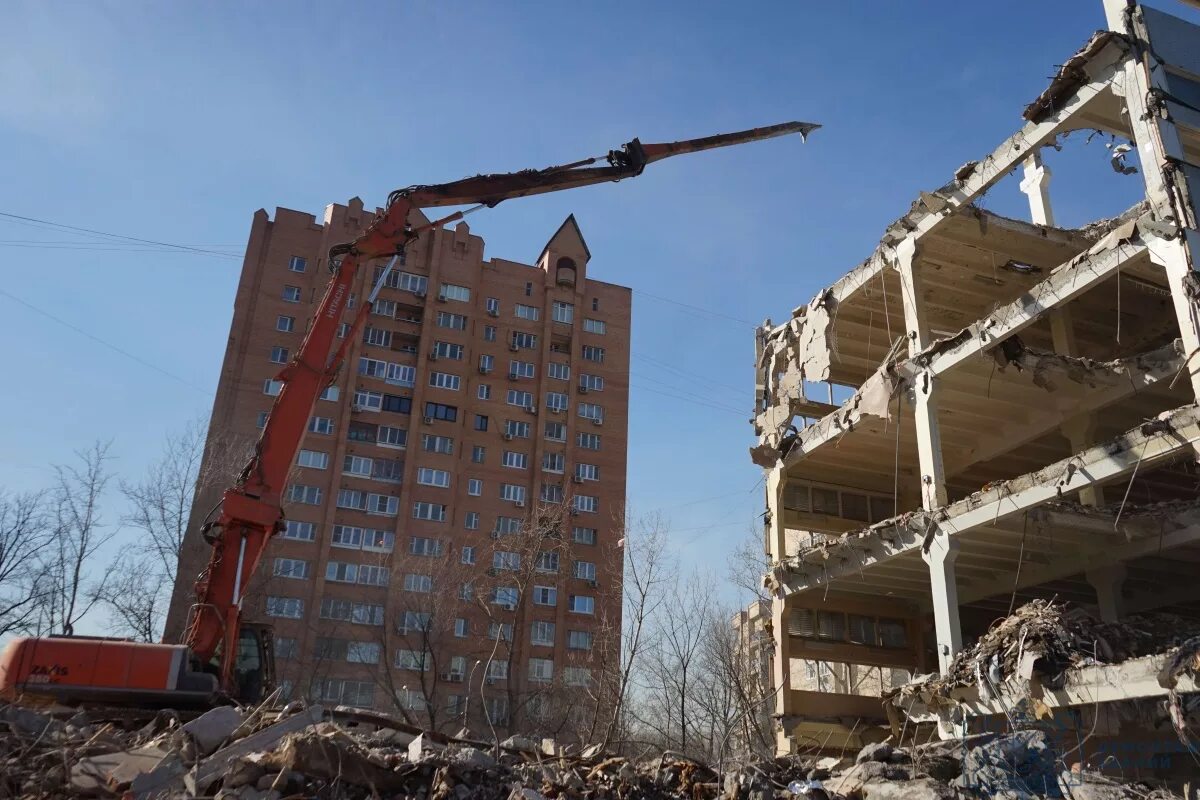 Демонтаж здание организация. Демонтаж зданий. промышленный демонтаж. демонтаж многоэтажных зданий. техника для демонтажа зданий.