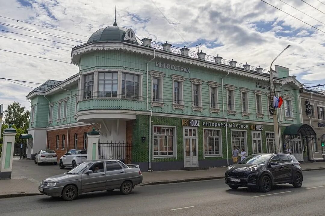 Кострома архитектура. Достопримечательности костромы романовский музей торговые ряды. Улица зеленые ряды в костроме. Улица зеленые ряды в костроме. Архитектура костромы.