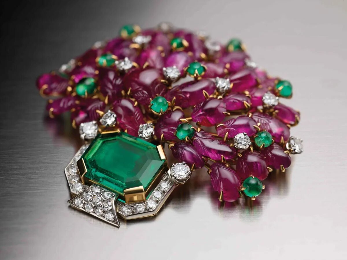 Гранат уваровит камень. Колумбийский светлозелëный изумруд. Красота изумруда. Звездчатый изумруд. Кольцо с изумрудом эмеральд.