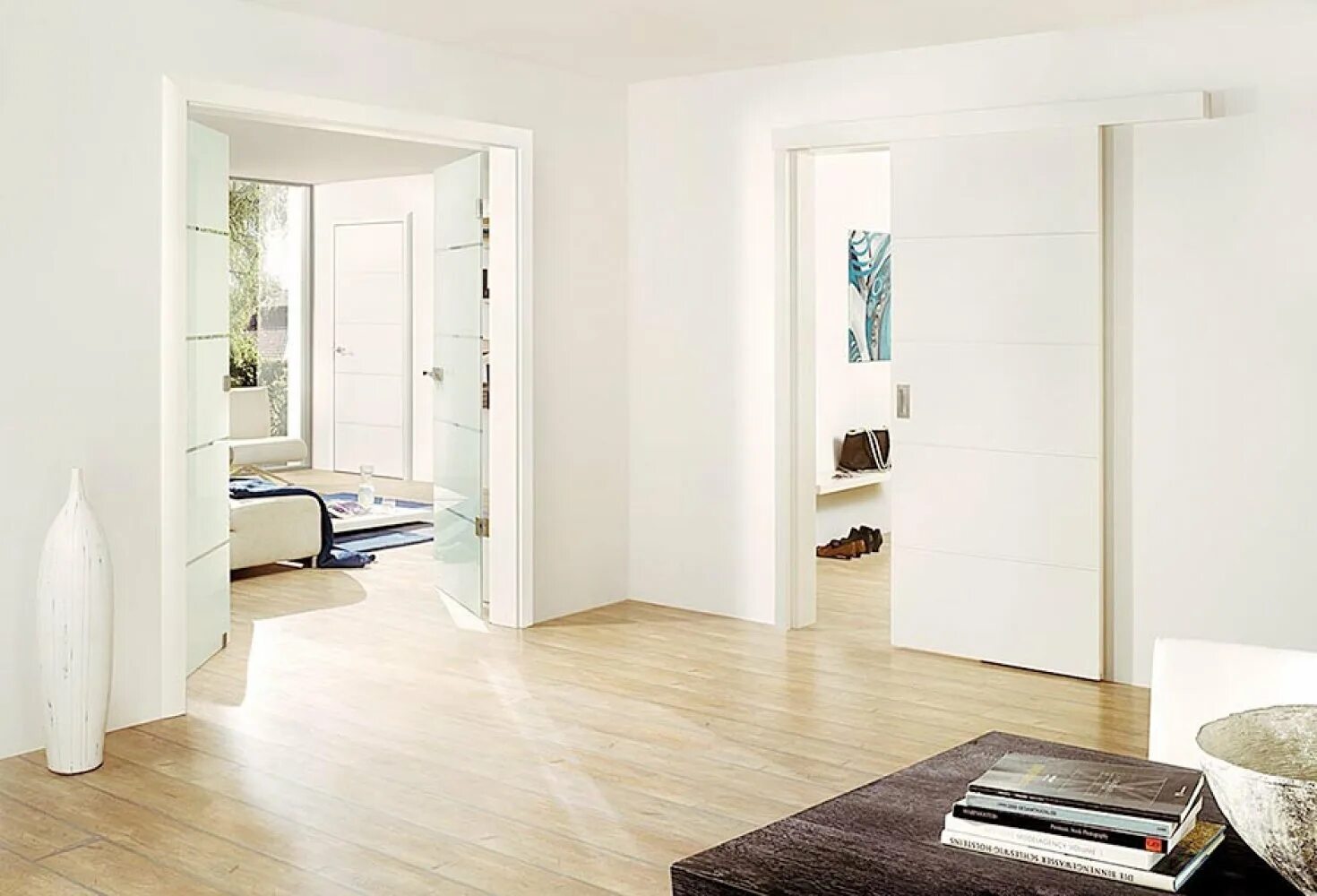 White door. Раздвижные двери в интерьере. Сдвижные двери межкомнатные. Современные раздвижные двери. Раздвижные двери белые.