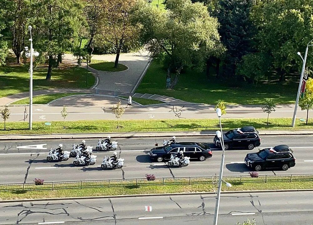 Кортеж лукашенко. Кортеж лукашенко минск. кортеж лукашенко в москве. инаугурация кортеж.