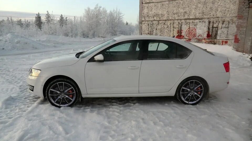 Шкода а7 диски 16. Шкода октавия а7 r17. диски литые шкода октавия а7 р16. skoda octavia а7 r17 et40. октавия а7 на 17 дисках.