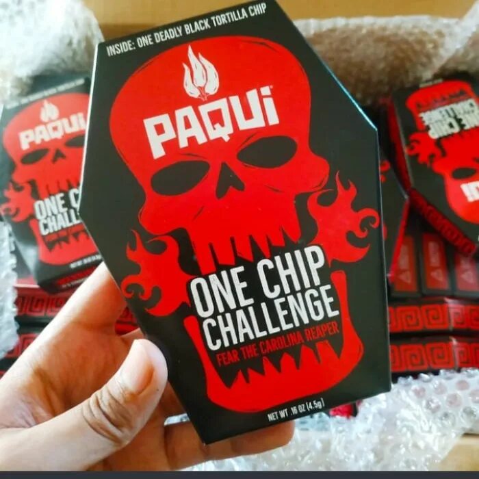 Paqui чипсы. Самый острый чипс ЧЕЛЛЕНДЖ. Paqui one Chip Challenge.
