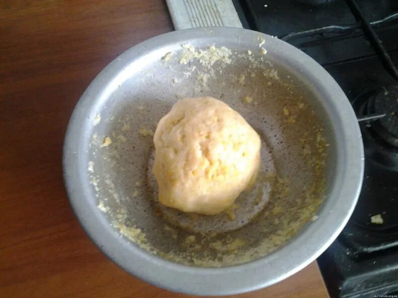 Манка для рыбалки зимой. Гороховая мастырка на карася. гороховая мука мастырка. гороховая каша мастырка. тесто из манной крупы для рыбалки.