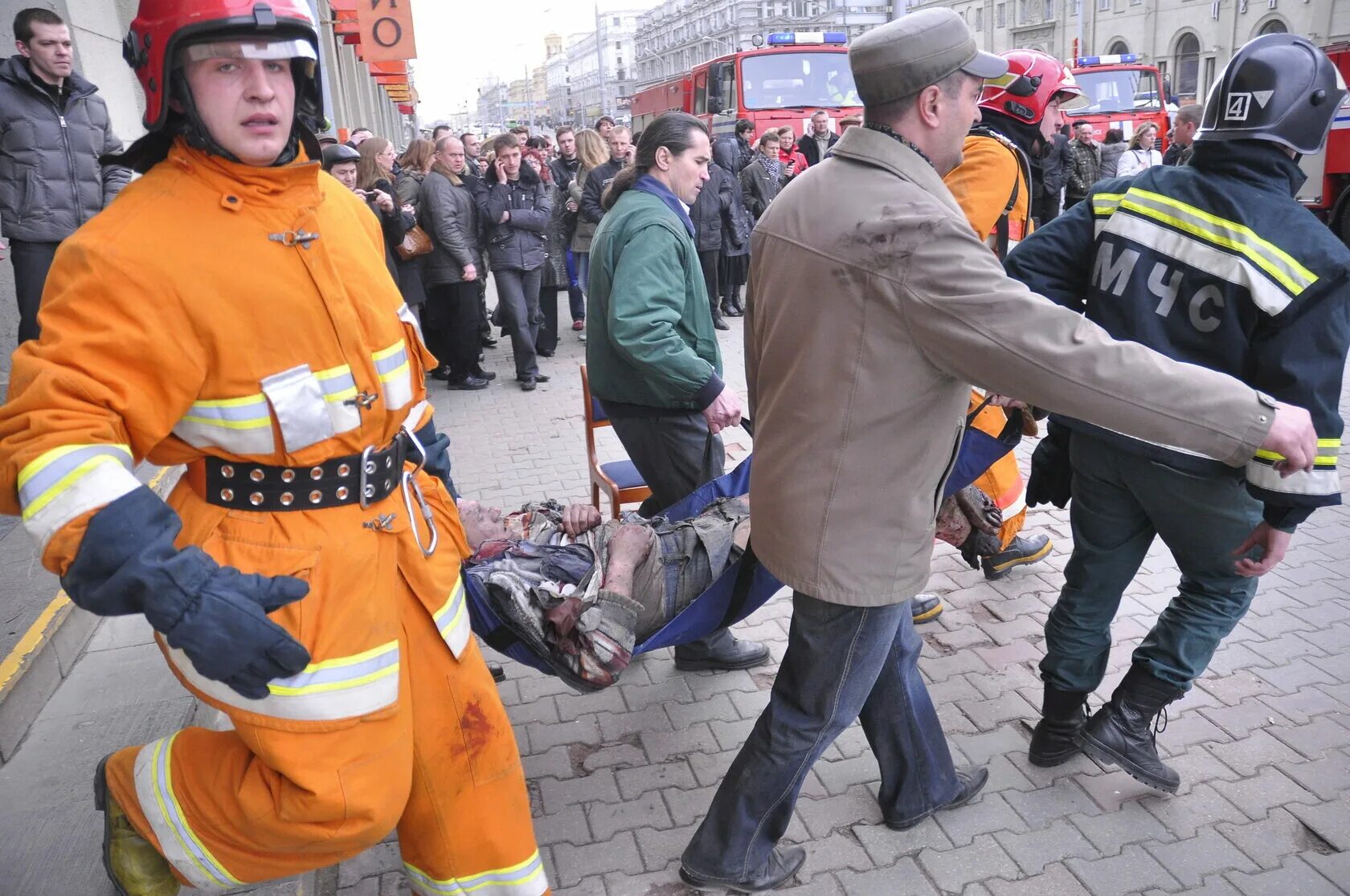 Теракт в метро минск 2011. Теракт в Минске 11 апреля 2011. Взрыв в Минском метро 2011. Теракт в Минском метро 11 04 2011.