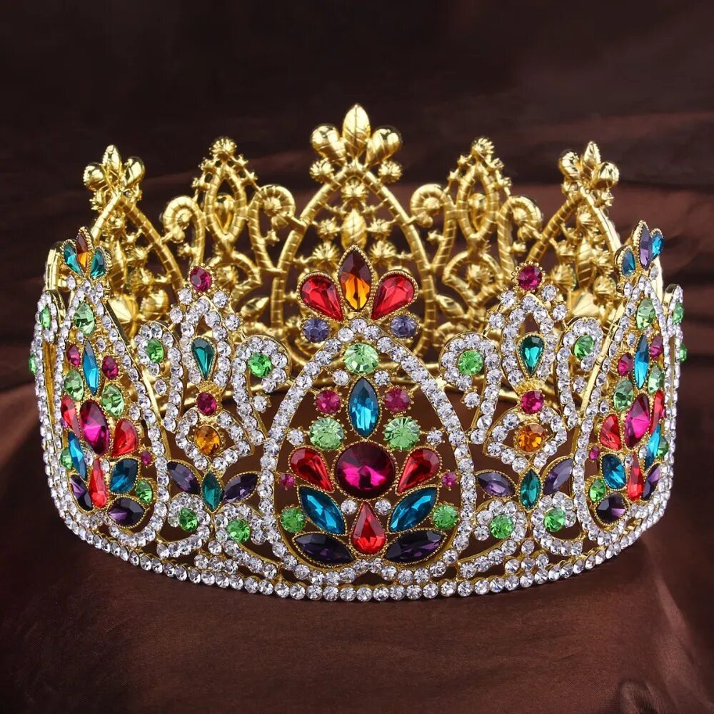 Золотая корона купить. Шикарная корона Королевская диадема. Золотая корона тиара. Диадема корона золото. Корона женская.