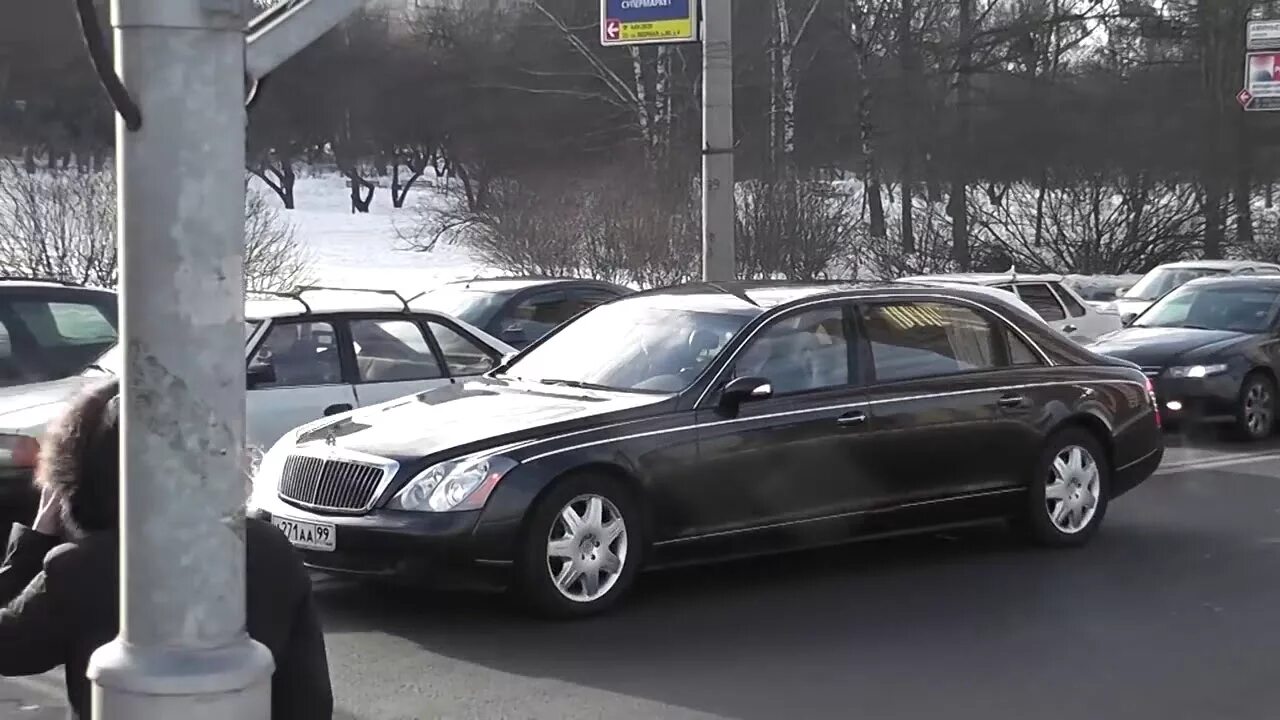 Майбах джим. Maybach 62 бронированный. Майбах с водителем. Не ездят на майбахе. Мерседес пульман 2022.