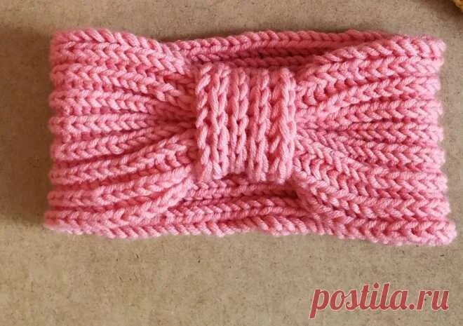 Повязка на голову английской резинкой спицами. Повязка на голову английской резинкой спицами. Повязка резинкой с перехлестом. Повязка резинка спицами. Повязка на голову спицами с перехлестом.