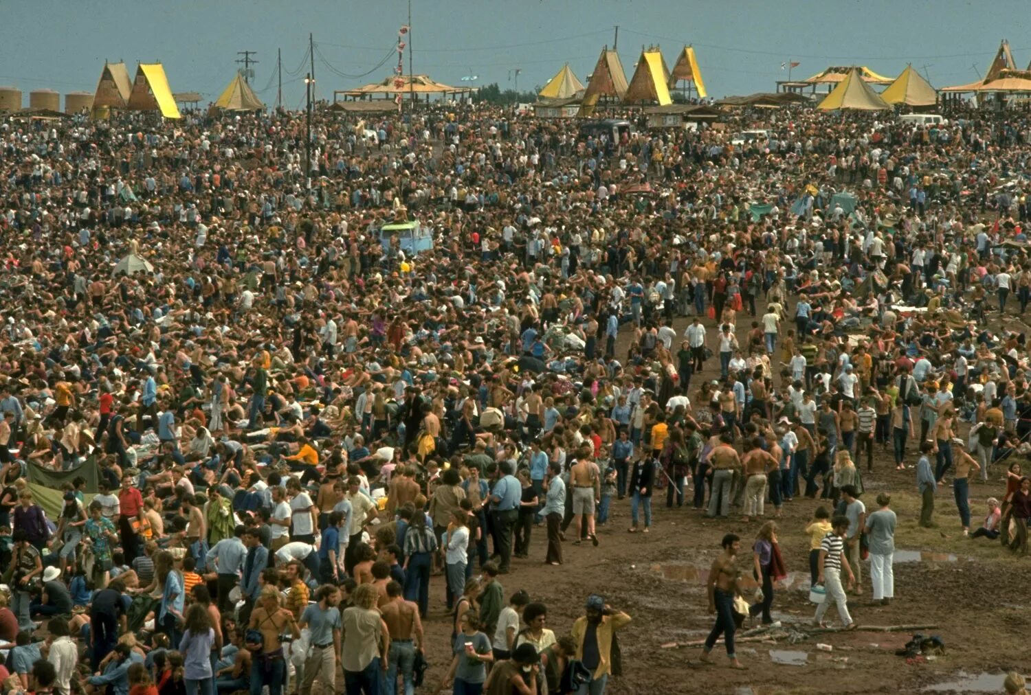 Вудсток фестиваль 1969. Рок фестиваль Вудсток 1969. Хиппи фестиваль Вудсток. Вудсток 1969 хиппи. Перенаселение населения