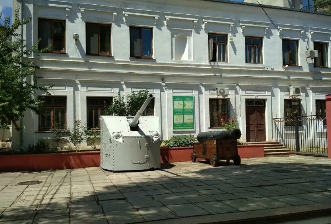 Музей древностей феодосия. Музей древностей феодосия. Мбук феодосийский музей древностей просп айвазовского 11. Археологический музей феодосия. Музей древностей феодосия.