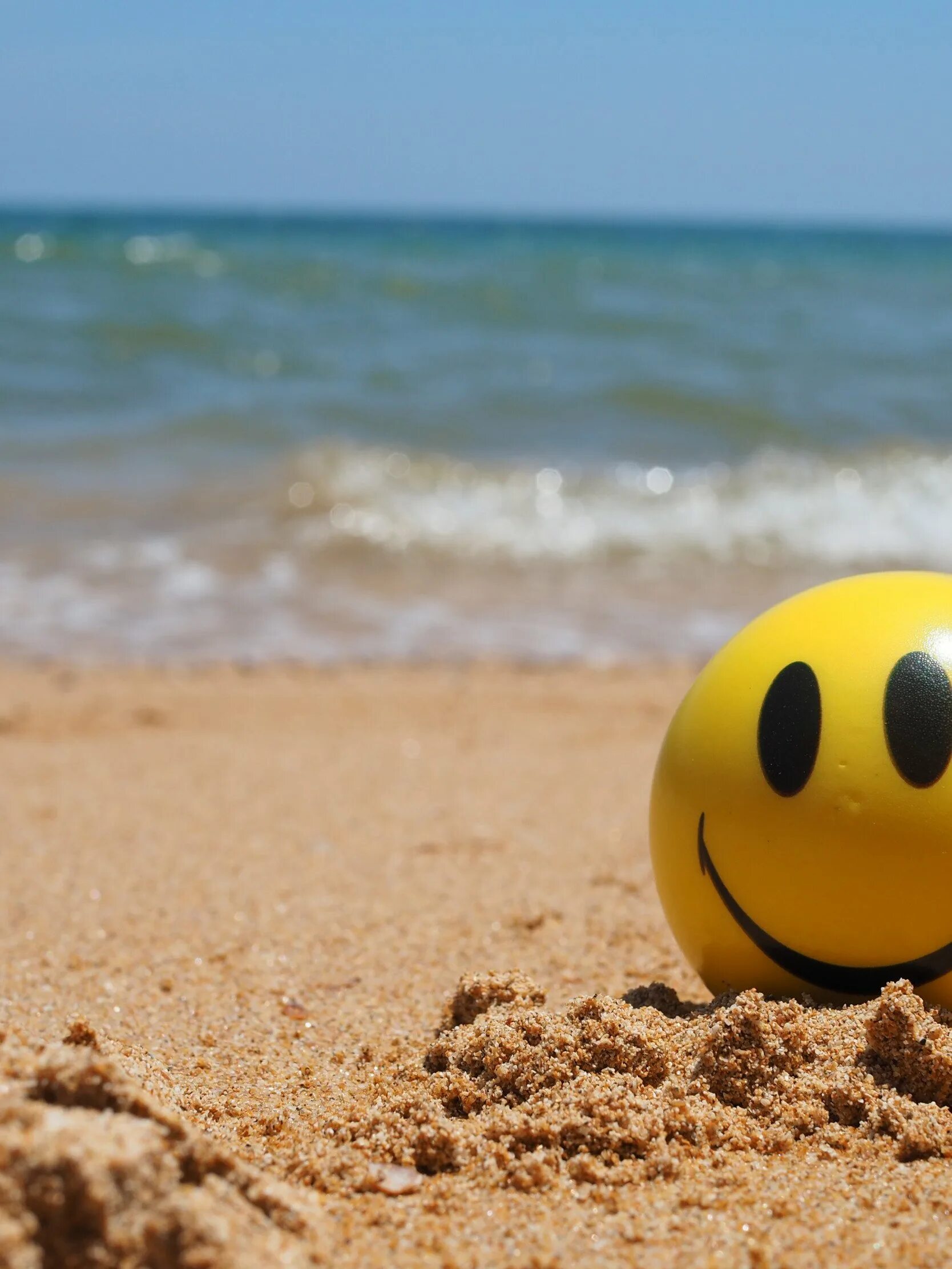 Отдых на пляже. Настроение море. Счастливая девушка. Очки море. Море хорошее настроение.