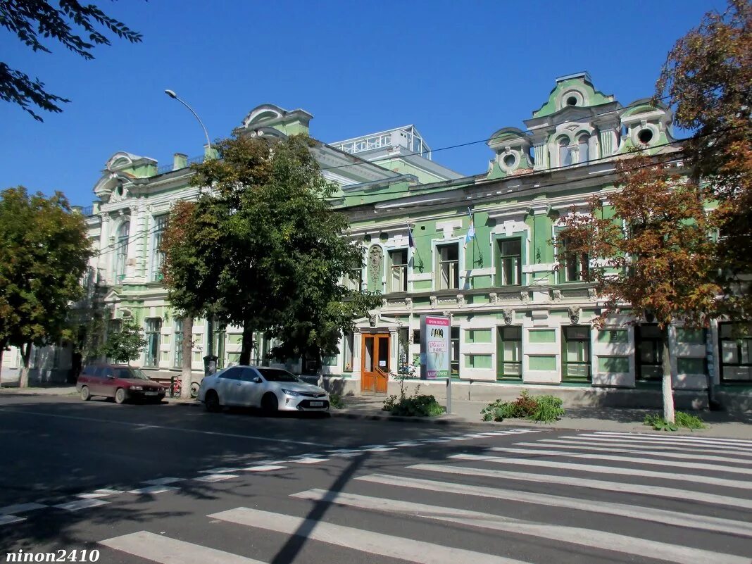 Городской сайт таганрог. Петровская улица Таганрог. Таганрог центр города. Таганрог исторический центр города. Таганрог Петровская улица летом.