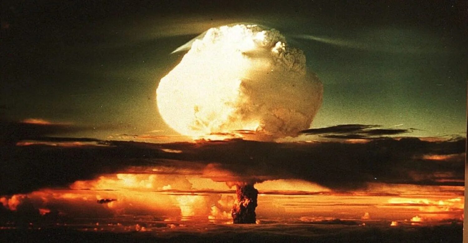 Атомные испытания. Испытания ядерного оружия. Испытание атомной бомбы. Космический ядерный взрыв. Атомный взрыв из космоса.