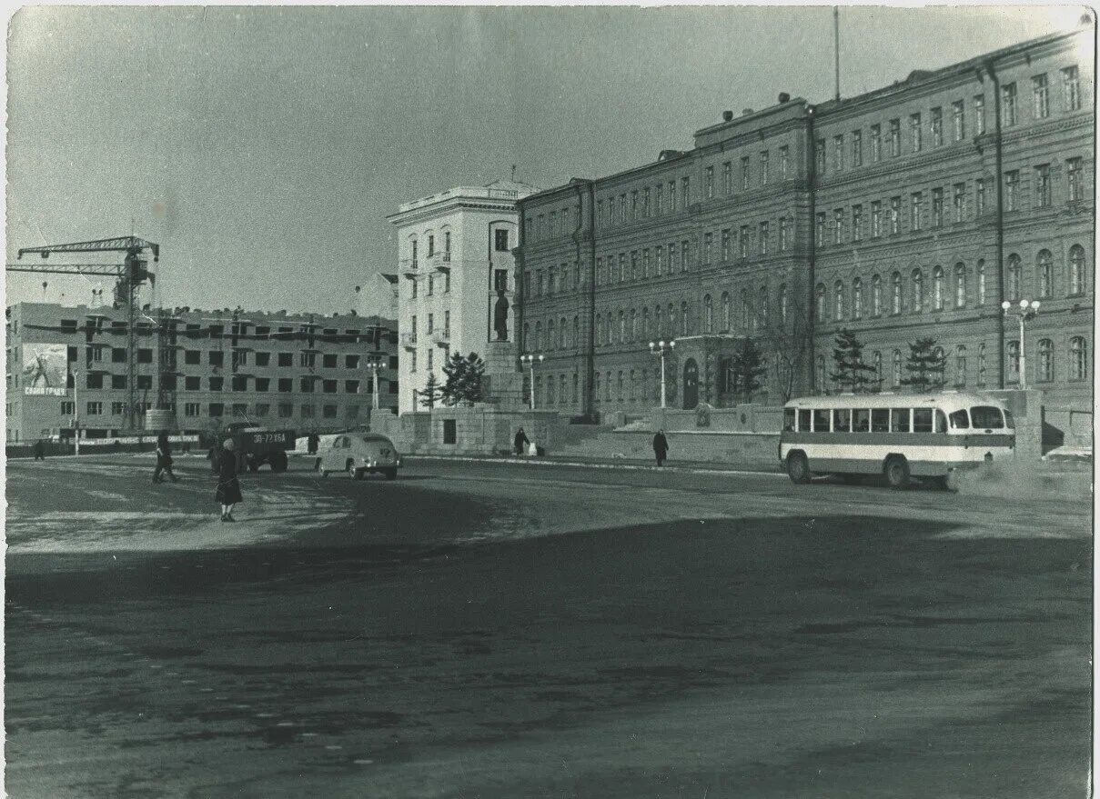 Старый хабаровск площадь ленина. Хабаровск 60 годы. Хабаровск 60 годы. Хабаровск в 60-е годы. Хабаровск ул ленина 60-е.
