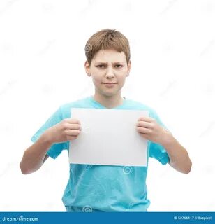 Мальчик бумажка