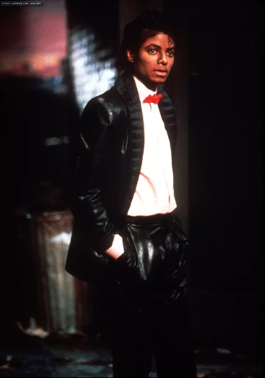 Michael jackson billie jean клип. Michael jackson billie jean 1983. Michael jackson billie jean. Michael jackson's billie jean. Michael jackson's billie jean.