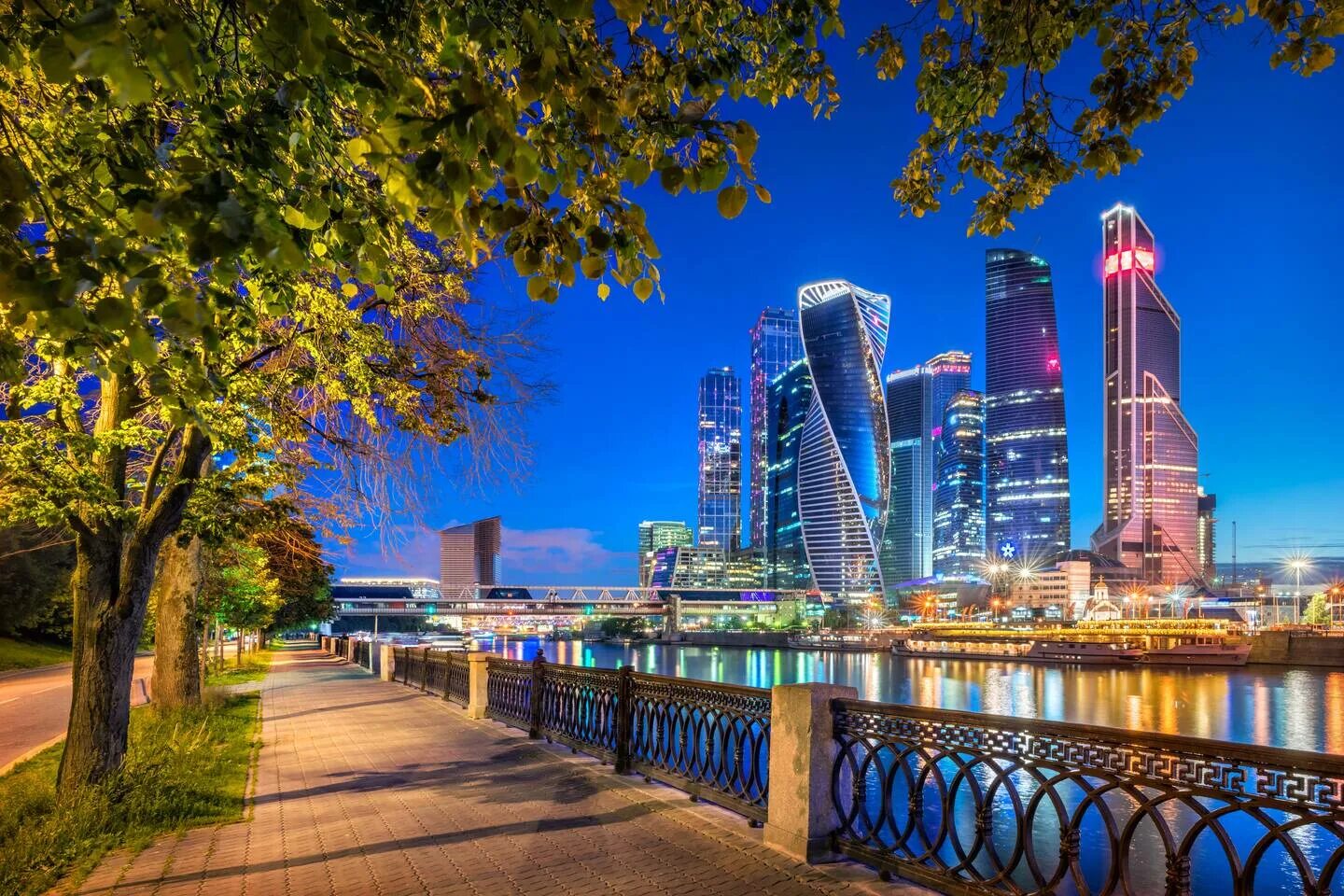 Москва сити что посетить. Набережная тараса шевченко москва. москва сити с набережной тараса шевченко. москоу сити 2025. москва сити 2.