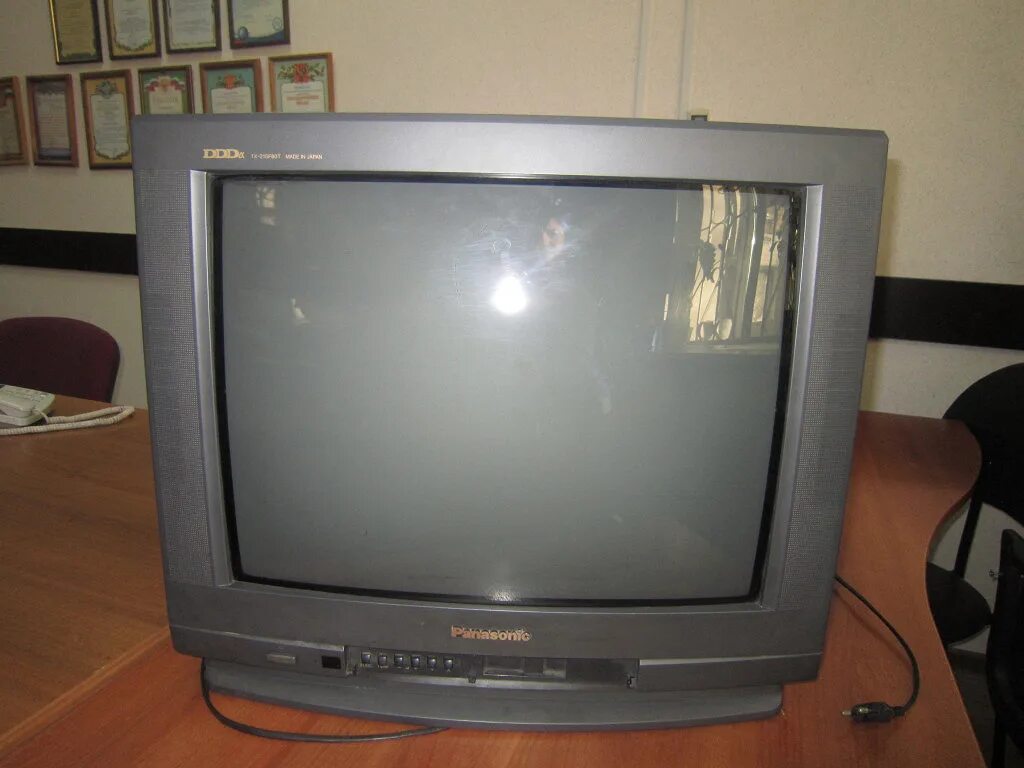 Телевизор 52 см. Sony KV-21x4r. Sony Trinitron 21. Панасоник ДДД телевизор. Sony Trinitron KV-21.