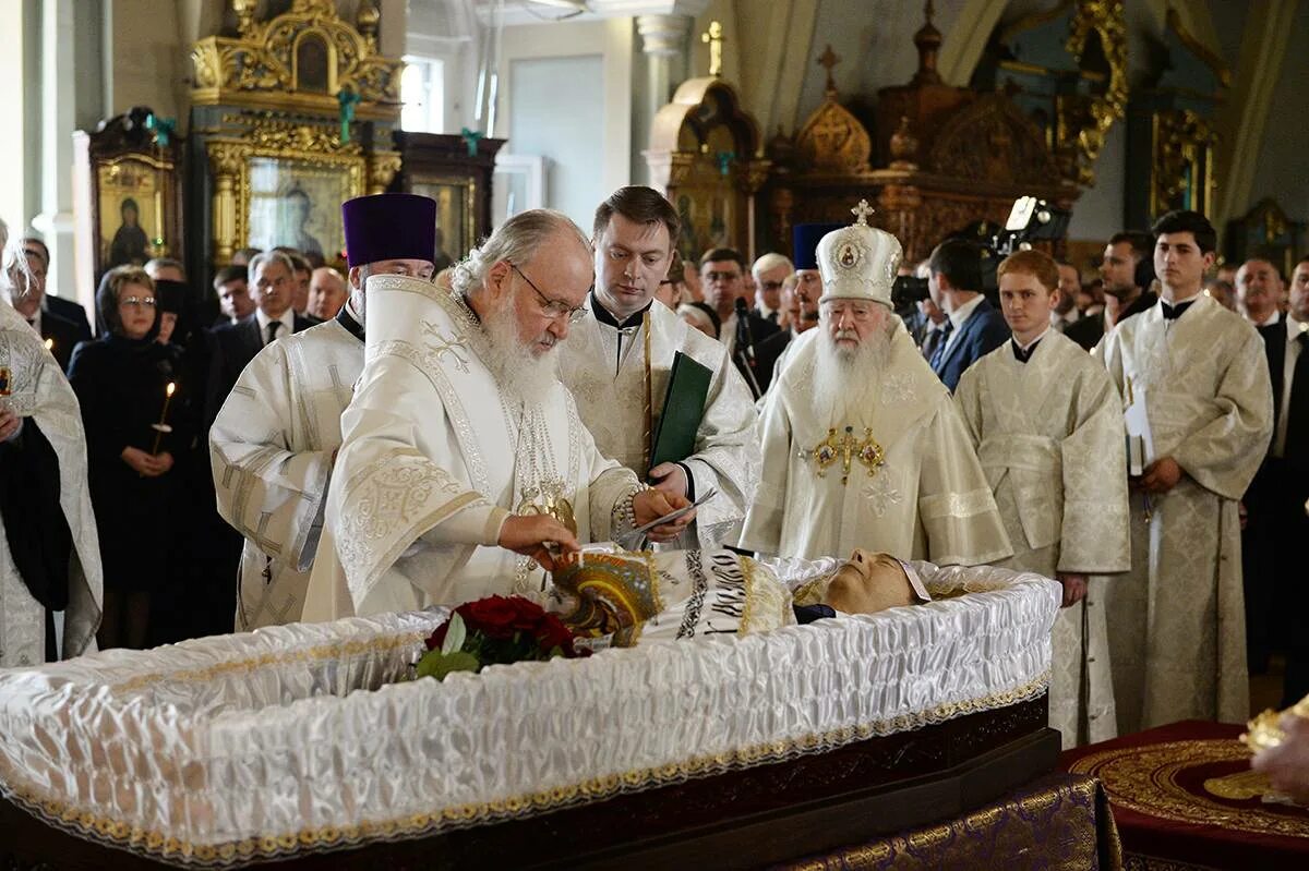 Православное отпевание. Почему православные не отмечают