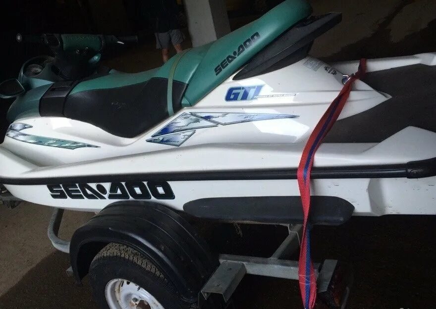 Гидроцикл бомбардир Sea Doo. Гидроцикл бомбардир Sea Doo GTX. Гидроцикл бомбардир Sea Doo GTX 1998 Millennium. Бомбардир Sea Doo дымит.