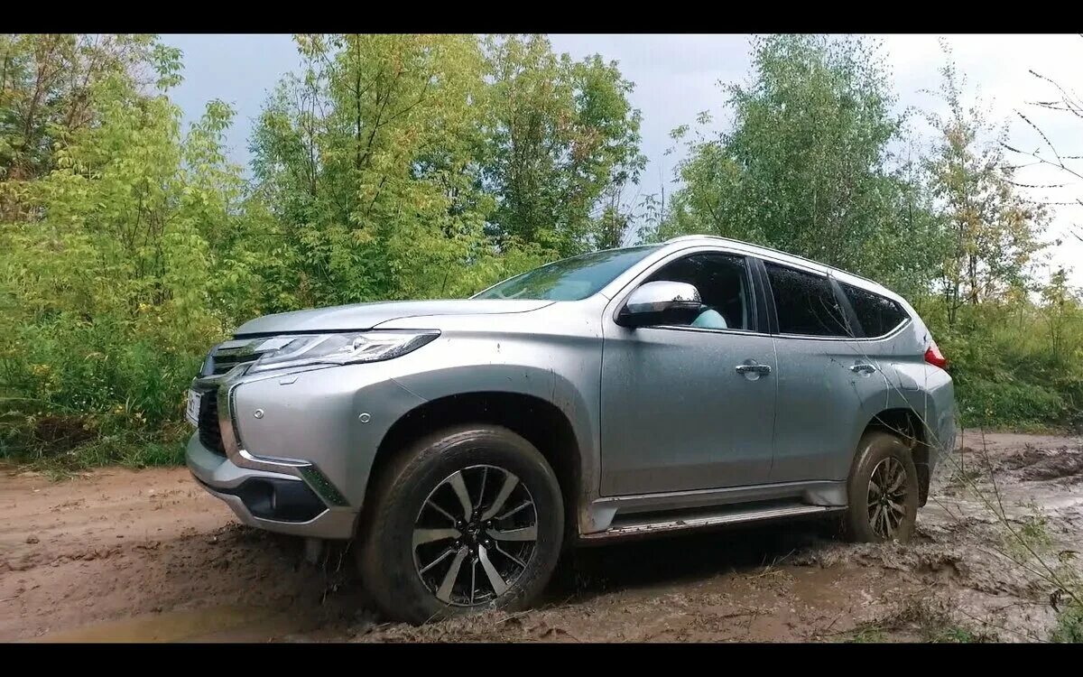 Митсуба паджеро спорт 2019. Отзывы митсубиси паджеро спорт 3. Mitsubishi pajero sport 3 черный. Митсубиси паджеро спорт на 20 дисках. Mitsubishi pajero sport 2020 обвес.