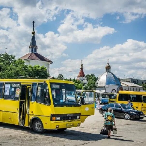 Расписание автобусов орджоникидзе. Автобусы Феодосия. Автовокзал Феодосия автобус. Феодосия Орджоникидзе автобус.