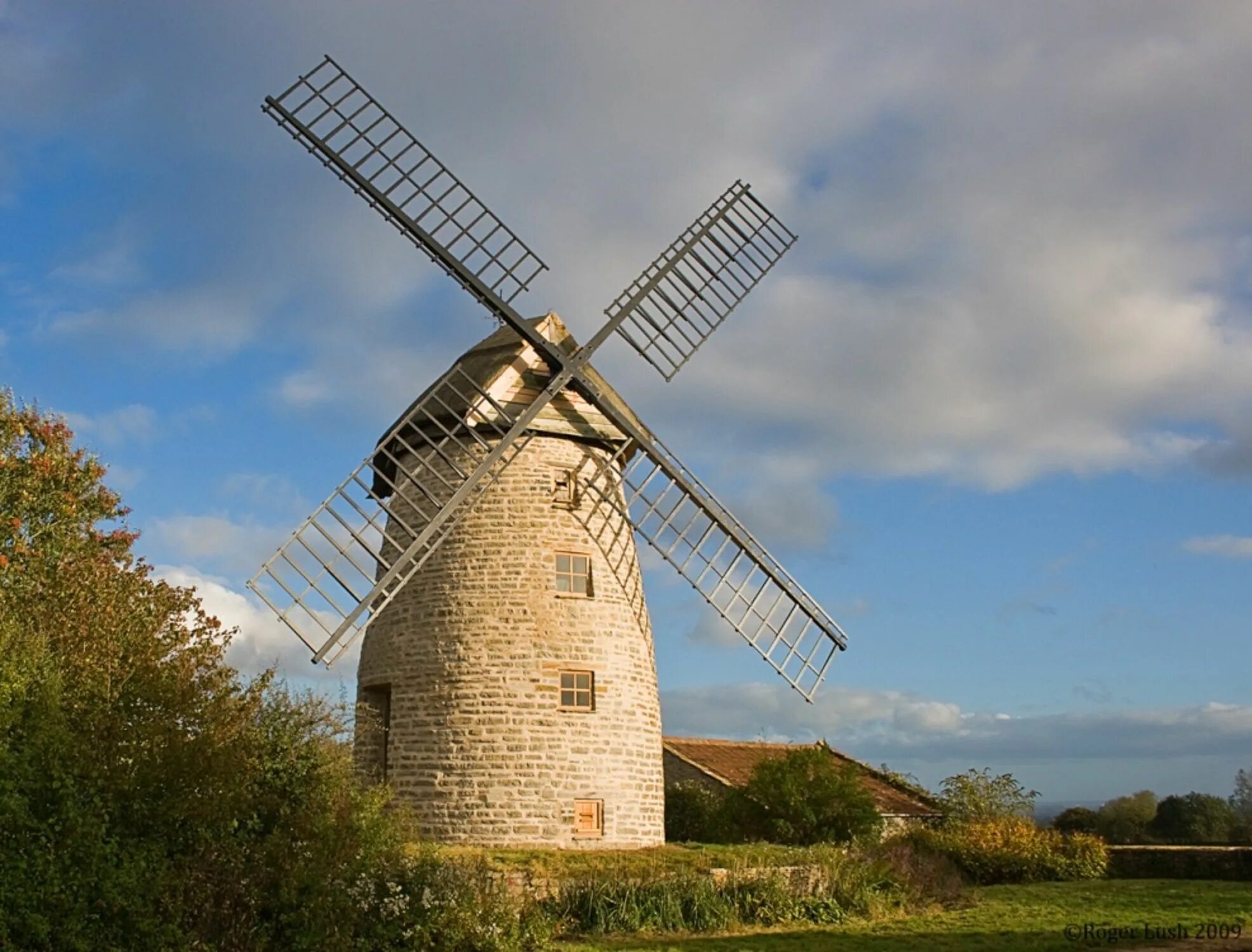 Мельница на английском. Мельница ветряная Биканина. Мельница Англия 18 век. Мельницы Бодрума. Современная мельница.
