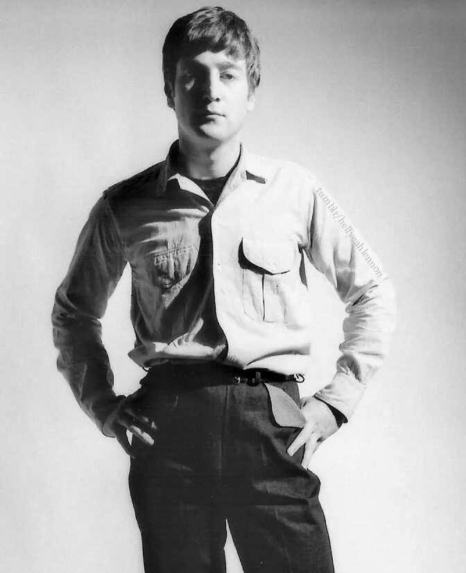 Былая юность. Джон Леннон. Леннон в белых брюках. Фото парней обычных в 70х. Редкие фото а4.