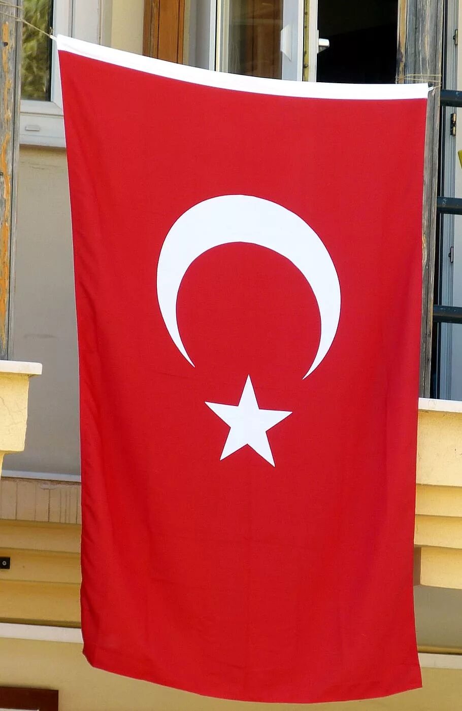 Полумесяц турецкий флаг красный. Флаг Турции 1939. Турецкий флаг Турция. Флаг Турции 1941. Сколько звезд на флаге турции