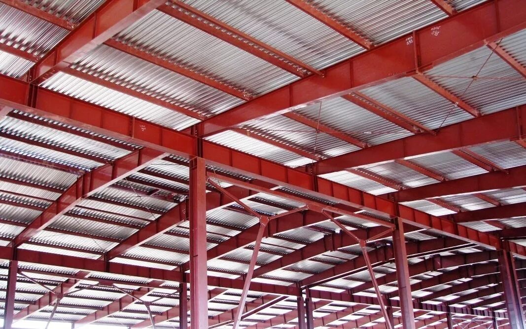 Прогоны в металлических конструкциях. Прогоны кровли металлические. Прогоны здания. Стропильная ферма лстк. Стропильные двутавровые балки.