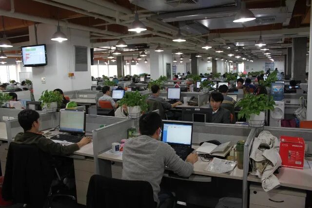 Китаец за компьютером. Китайская раскладка клавиатуры. Китайские хакеры. Корейские технологии. Один день из жизни программиста.