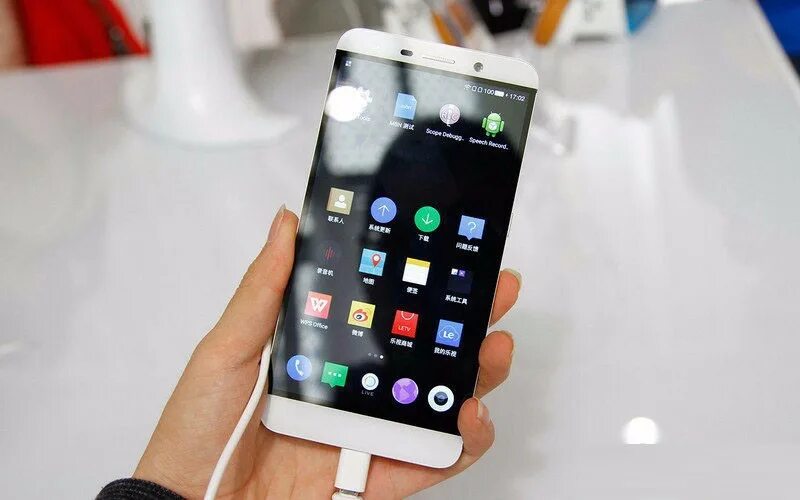 Лучший смартфон из китая. Самые лучшие китайские смартфоны. Топовые китайские смартфоны. Китайские смартфоны. Хуавей мате 40 со стилусом.