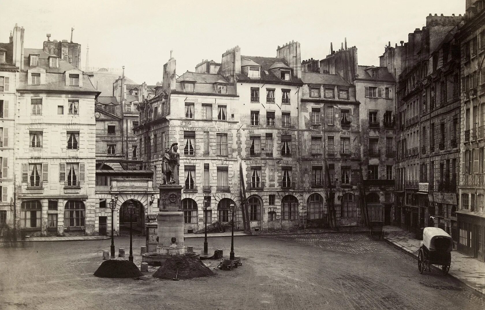 История города франции. Фотографии парижа charles marville. Вандомская площадь в париже. Франция 1870 год париж. Париж вокзал монпарнас 19 века.