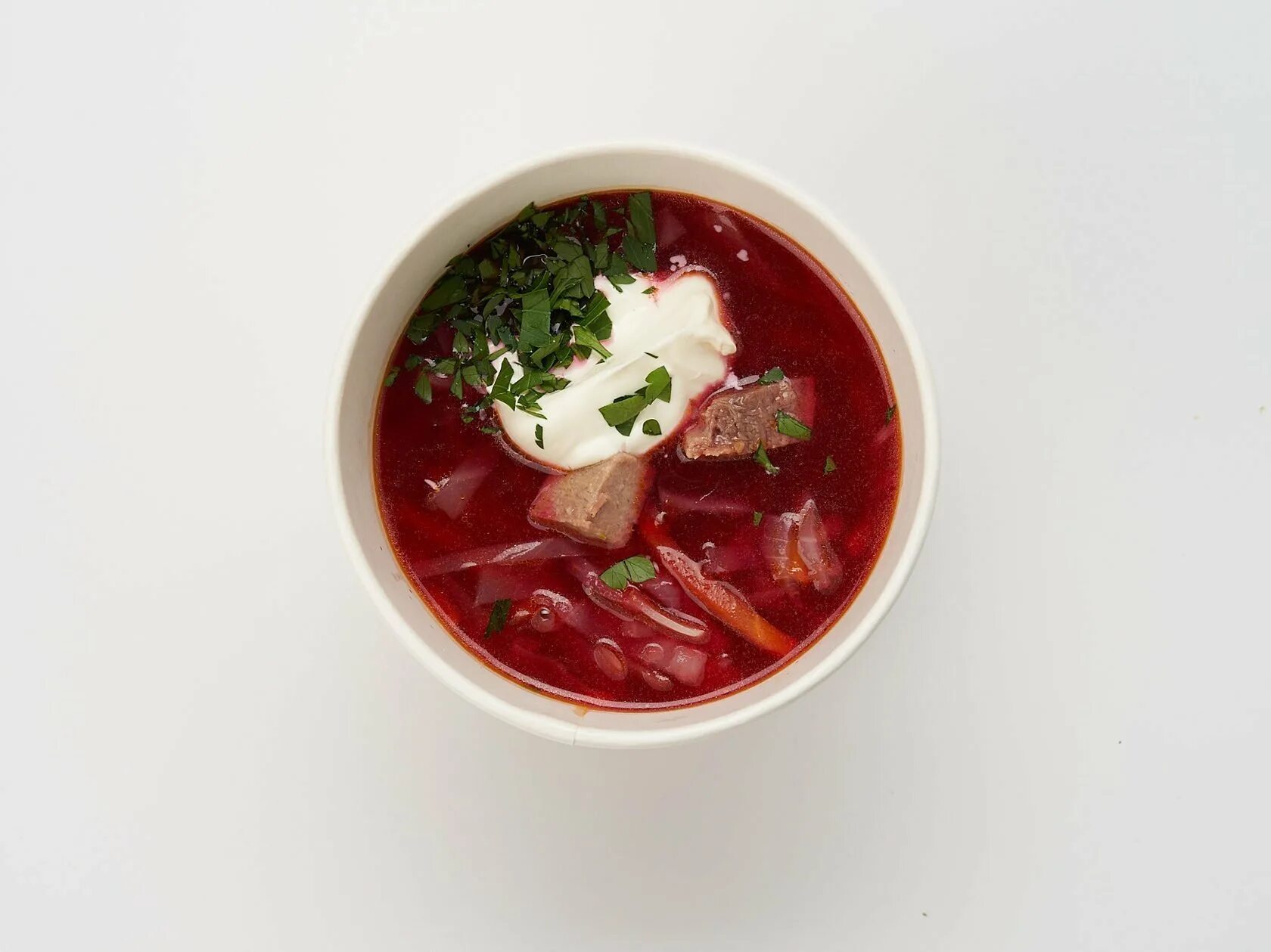 Борщ со свежей капустой на мясном. Борщ с говядиной. борщ с капустой и картофелем. борщ с говядиной и сметаной. борщ сибирский.