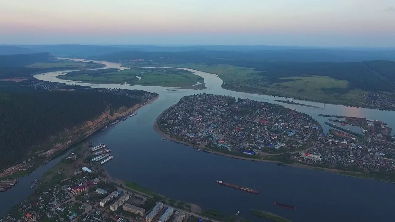 Киренск сегодня. Киренск река Лена. Остров Киренск. Киренск Иркутская область. Киренск город в Иркутской.