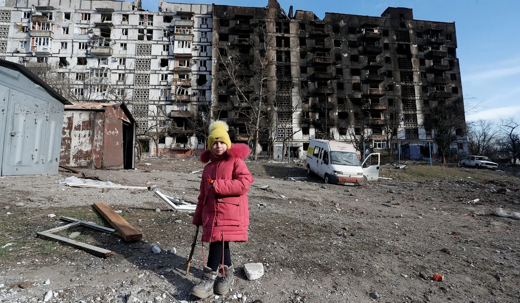 Мариуполь 2022. Разрушенные города Украины. Военный город. Мариуполь центр города разрушения.