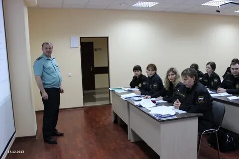 Судебные приставы красный