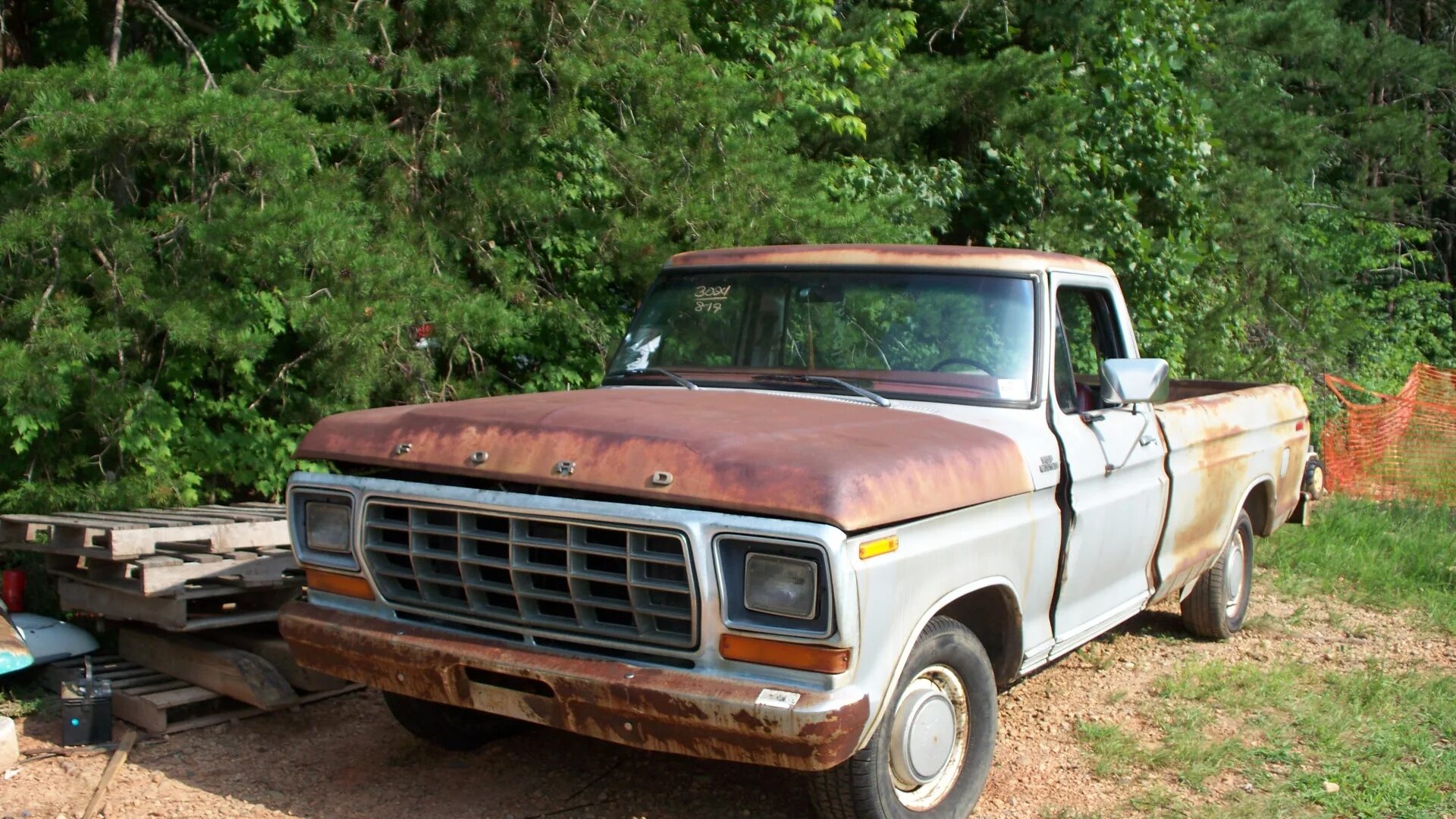 Пикап в деревне. Ford Pickup f150 1970. Ford f150 redneck. Форд ф150 Олд. Форд пикап реднек.