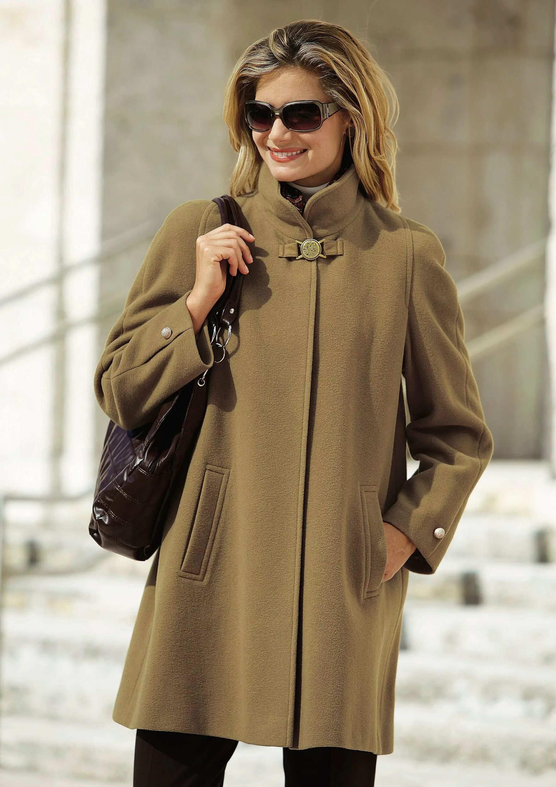 Стильное пальто. Женщина в пальто. Женское пальто. Современные пальто для женщин.