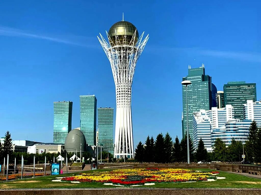 Астана, Astana. Монумент Астана-Байтерек. Столица Казахстана Нурсултан или Астана. Байтерек достопримечательности Нура-Султана. Астана слово