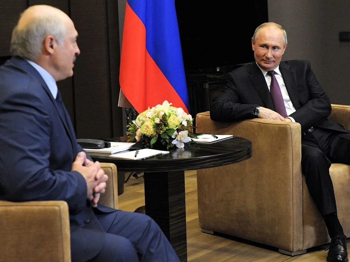 Лукашенко признали. Лукашенко в Сочи 2021. Встреча Путина и Лукашенко в Сочи.