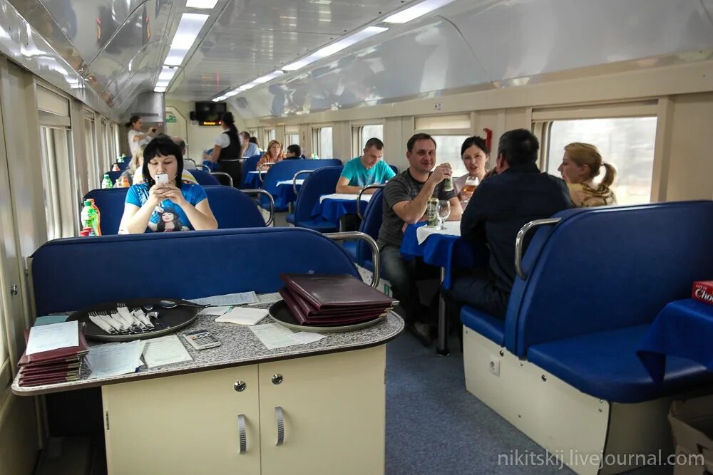Питание в поезде северная пальмира. Поезд 104в адлер москва двухэтажный. Поезд 104 купе. Ржд 104в адлер москва двухэтажный. 104ж адлер москва.
