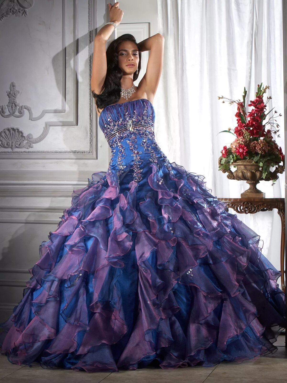 Паоло себастьян дизайнер фото. Зендая мет гала 2014. Самые красивые бальные платья. Паоло себастьян голубые платья. Мир платьев.